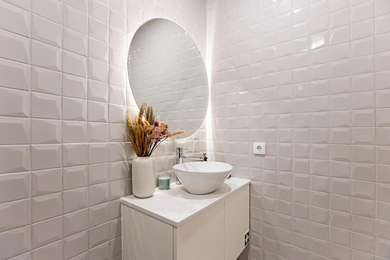 31 Janeiro 157 - Stylish 1Br W/ Ac & Balcony By Lovelystay Porto Eksteriør bilde
