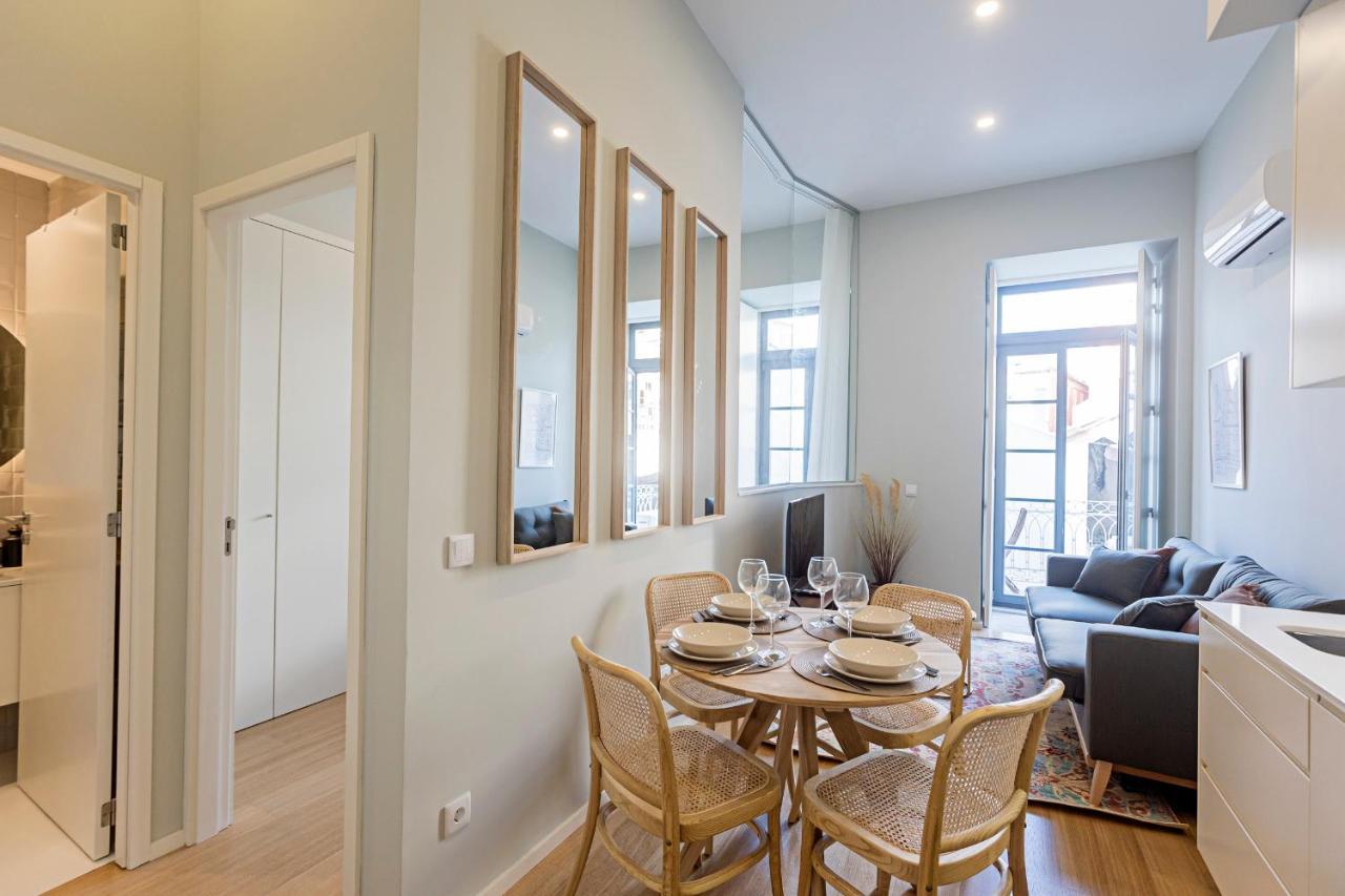 31 Janeiro 157 - Stylish 1Br W/ Ac & Balcony By Lovelystay Porto Eksteriør bilde