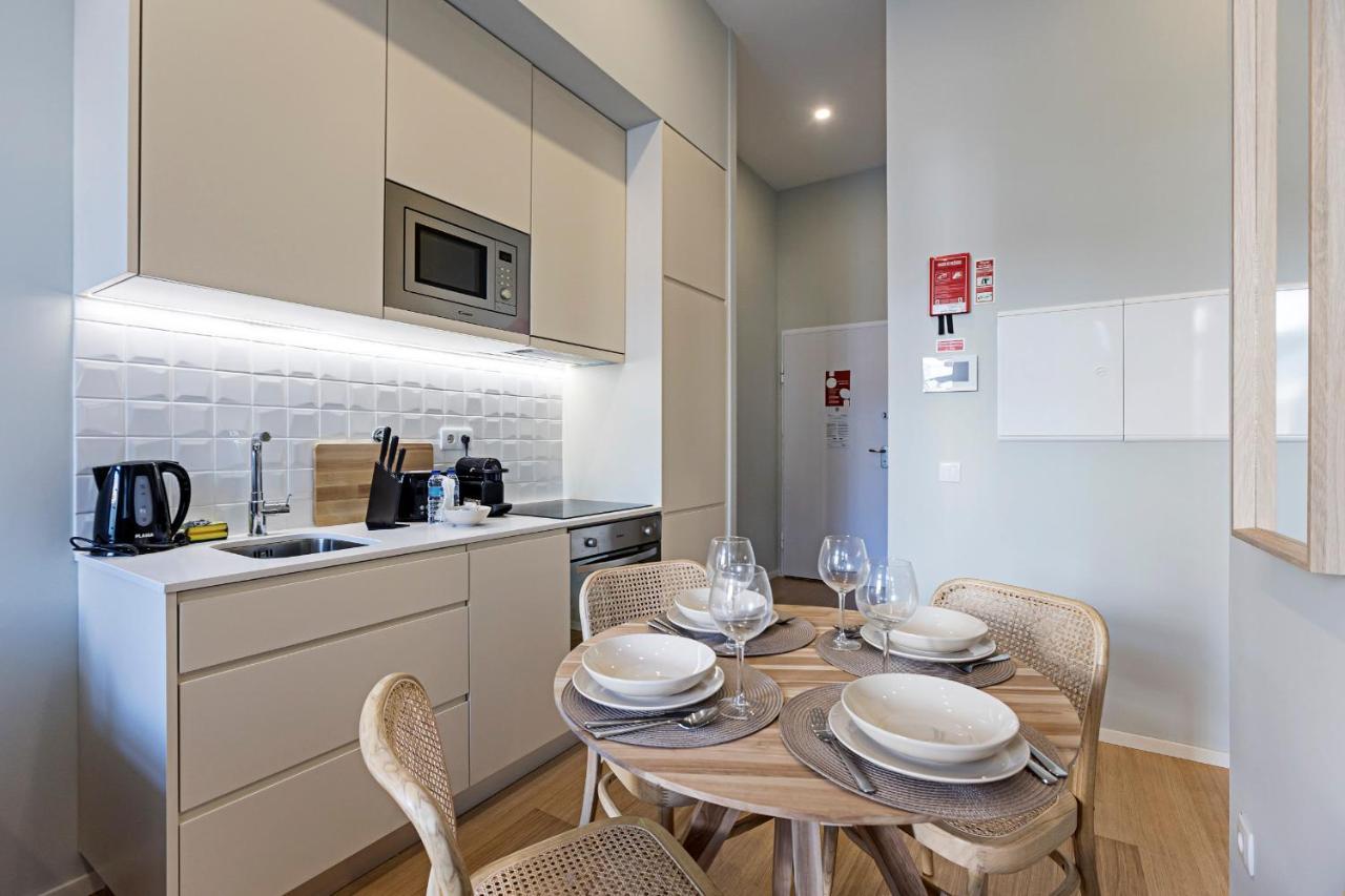 31 Janeiro 157 - Stylish 1Br W/ Ac & Balcony By Lovelystay Porto Eksteriør bilde