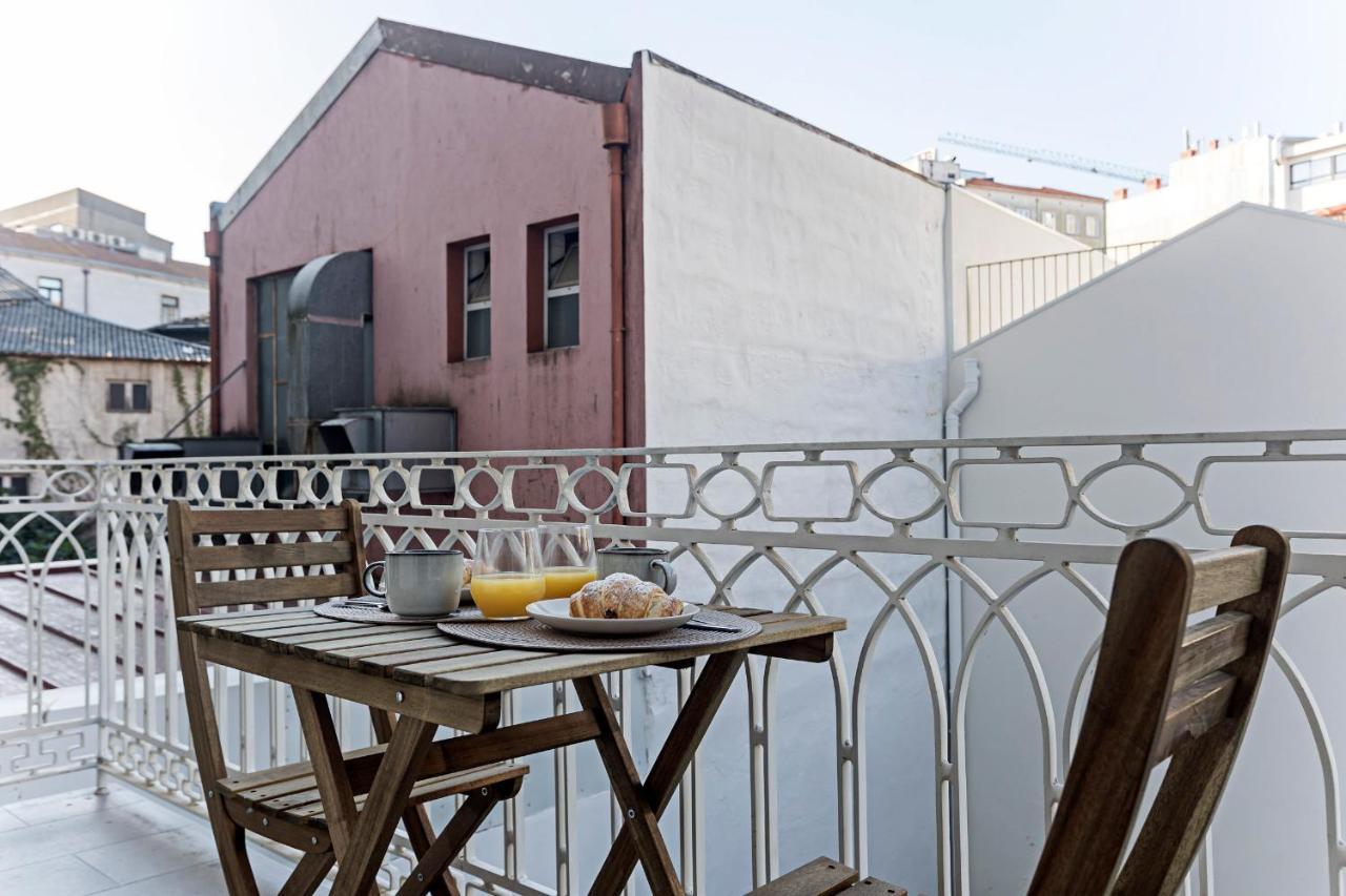 31 Janeiro 157 - Stylish 1Br W/ Ac & Balcony By Lovelystay Porto Eksteriør bilde