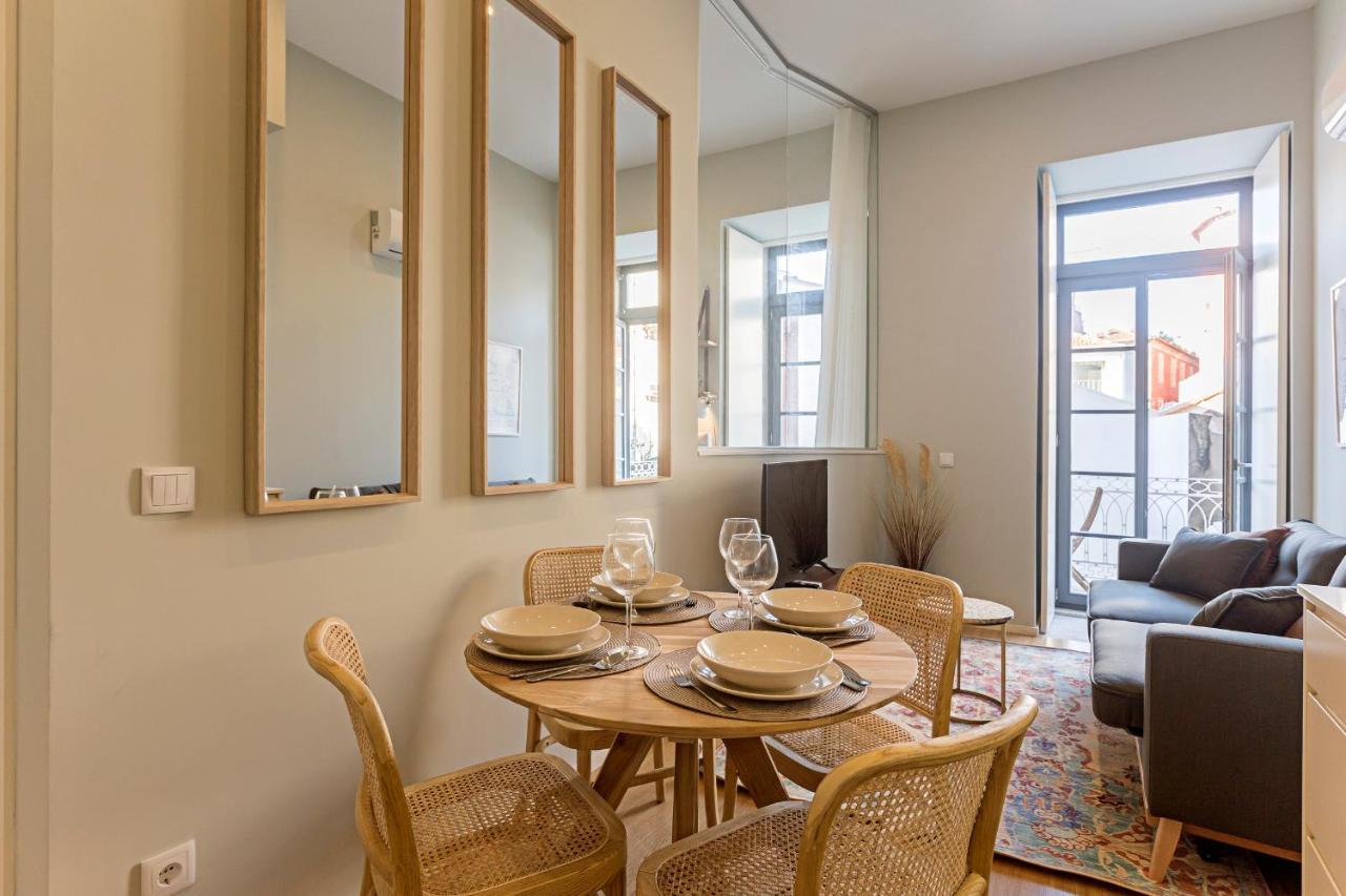 31 Janeiro 157 - Stylish 1Br W/ Ac & Balcony By Lovelystay Porto Eksteriør bilde