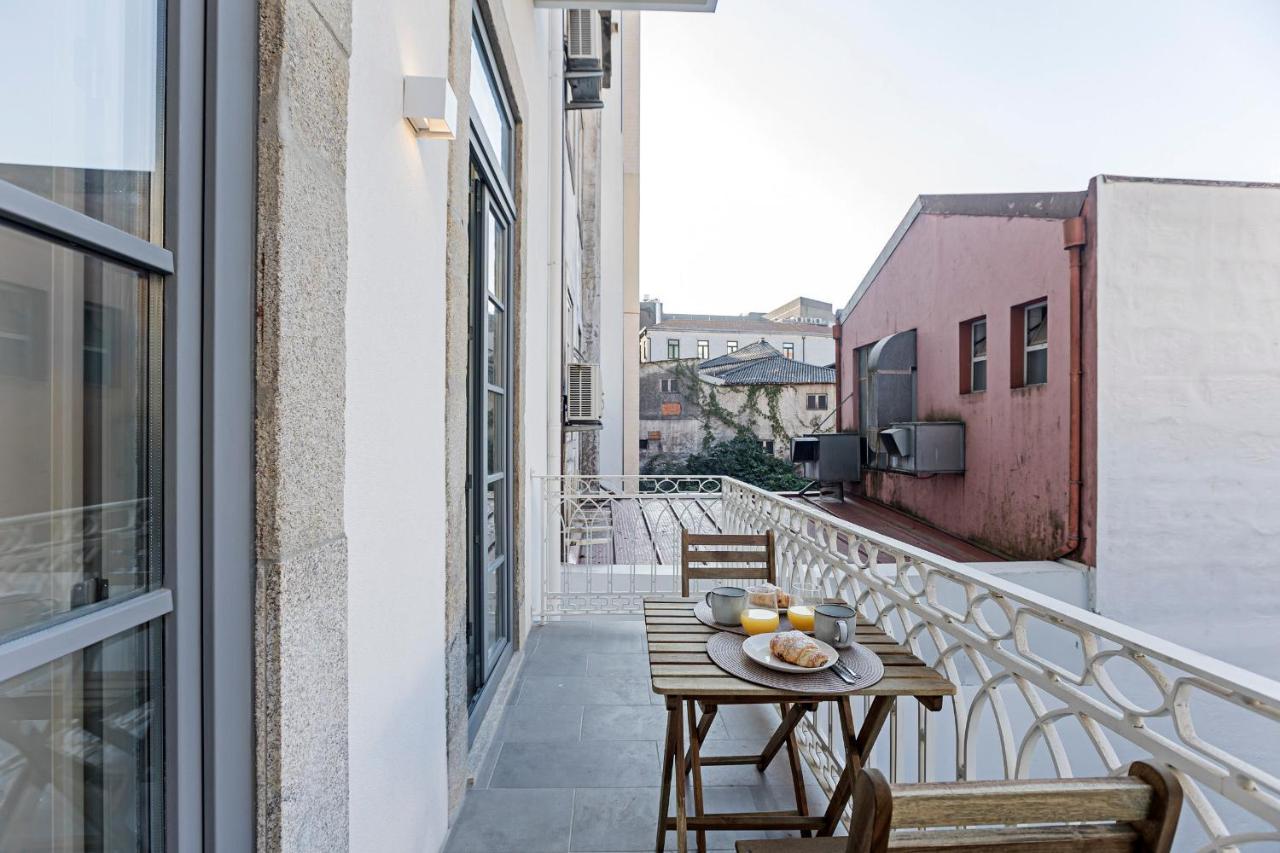 31 Janeiro 157 - Stylish 1Br W/ Ac & Balcony By Lovelystay Porto Eksteriør bilde