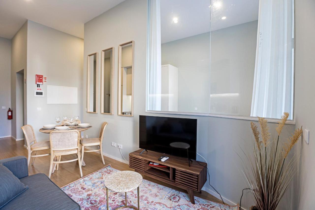31 Janeiro 157 - Stylish 1Br W/ Ac & Balcony By Lovelystay Porto Eksteriør bilde